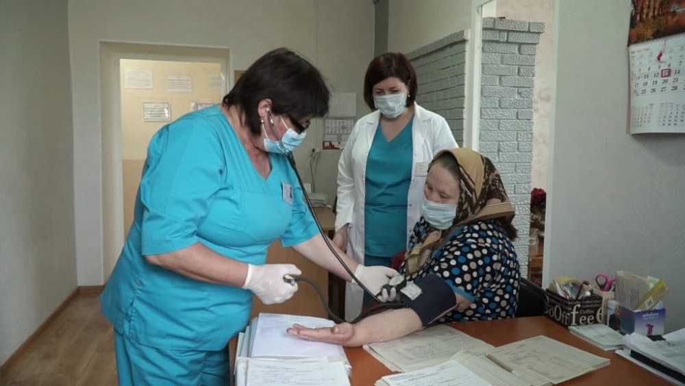 700 de medici și 1.800 de asistenți medicali fac naveta pentru a ajunge la muncă